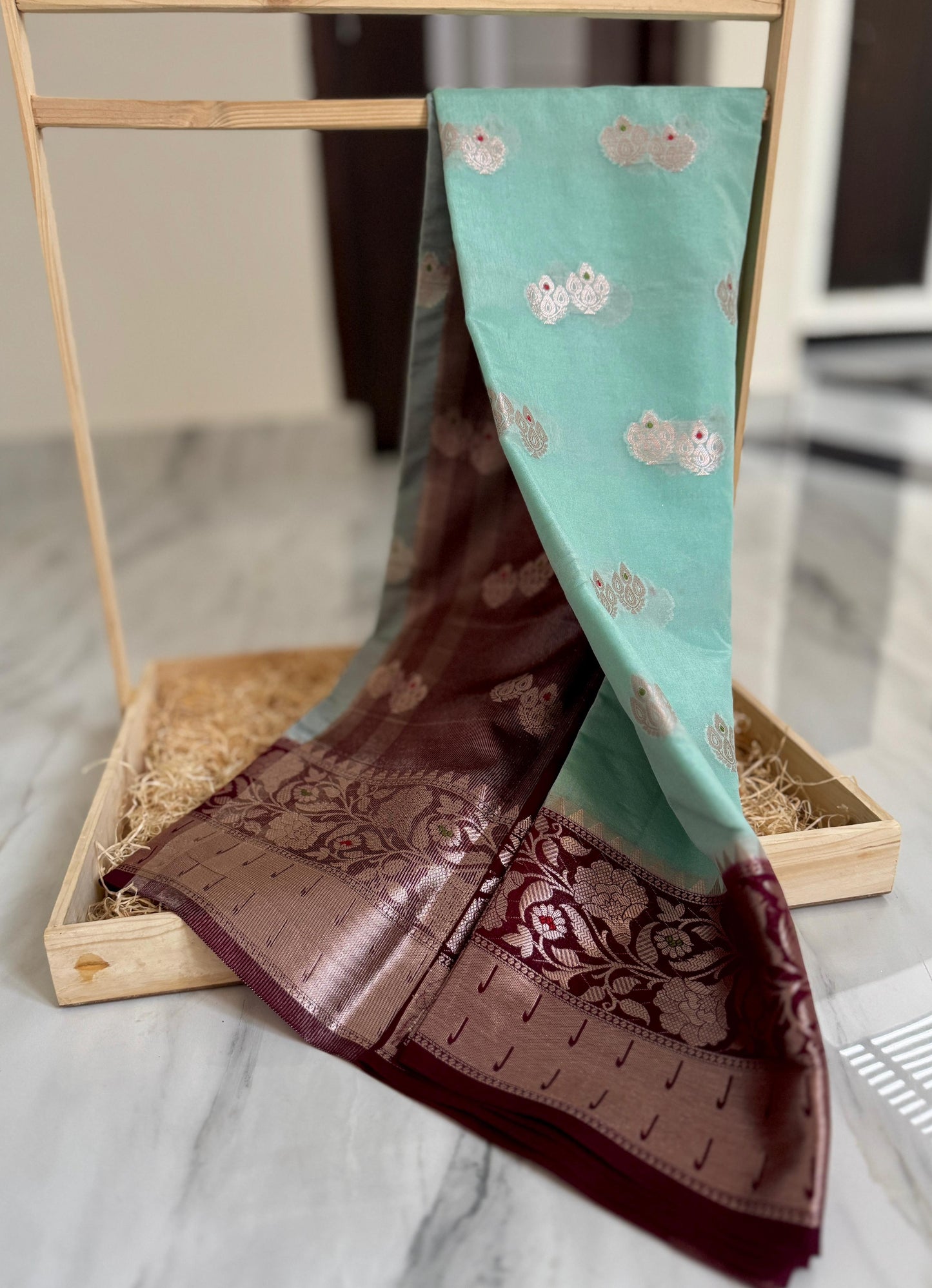 Handloom  colourful Row Mango Vintage saree