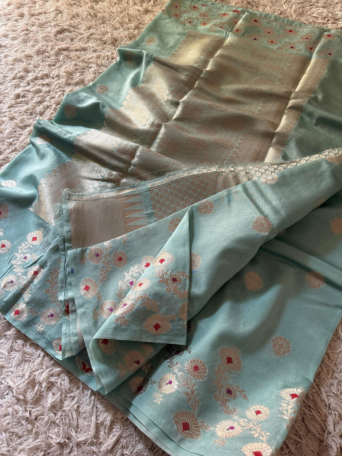 Viscose Banarasi’s budget soft weaving saree