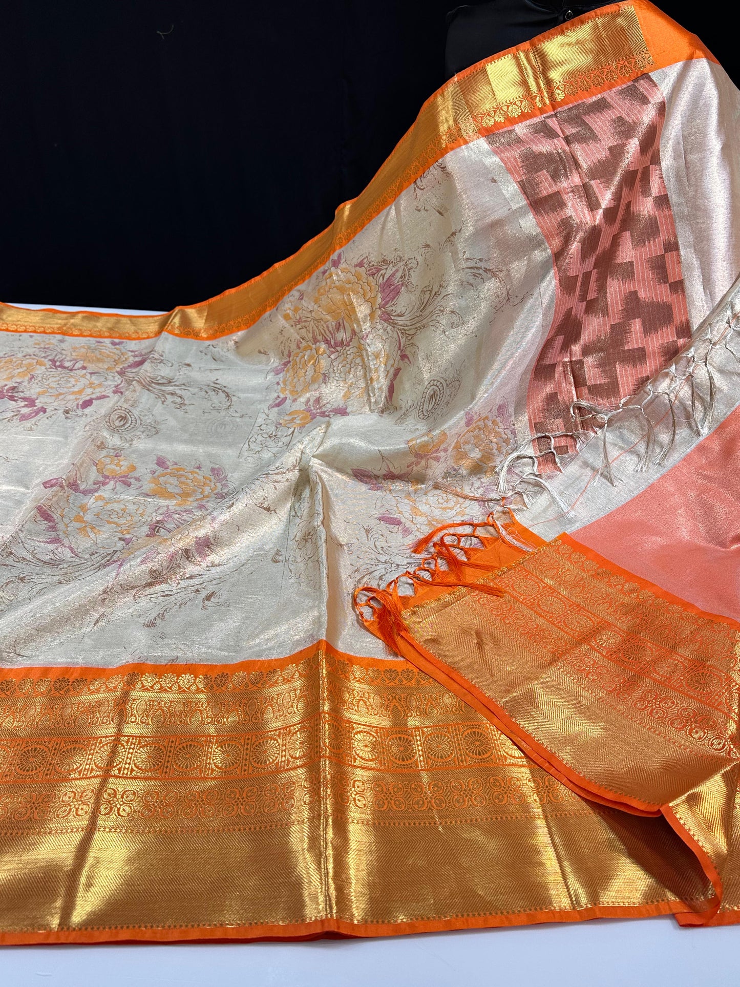 Banarasi Tiuuse Hand painted Classic sarees