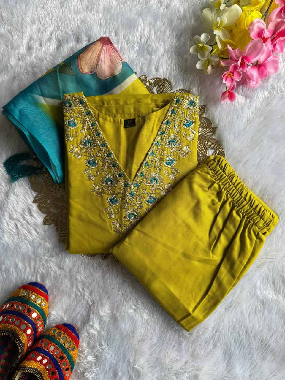 Beautiful embroidery kurti Pant Dupatta set
