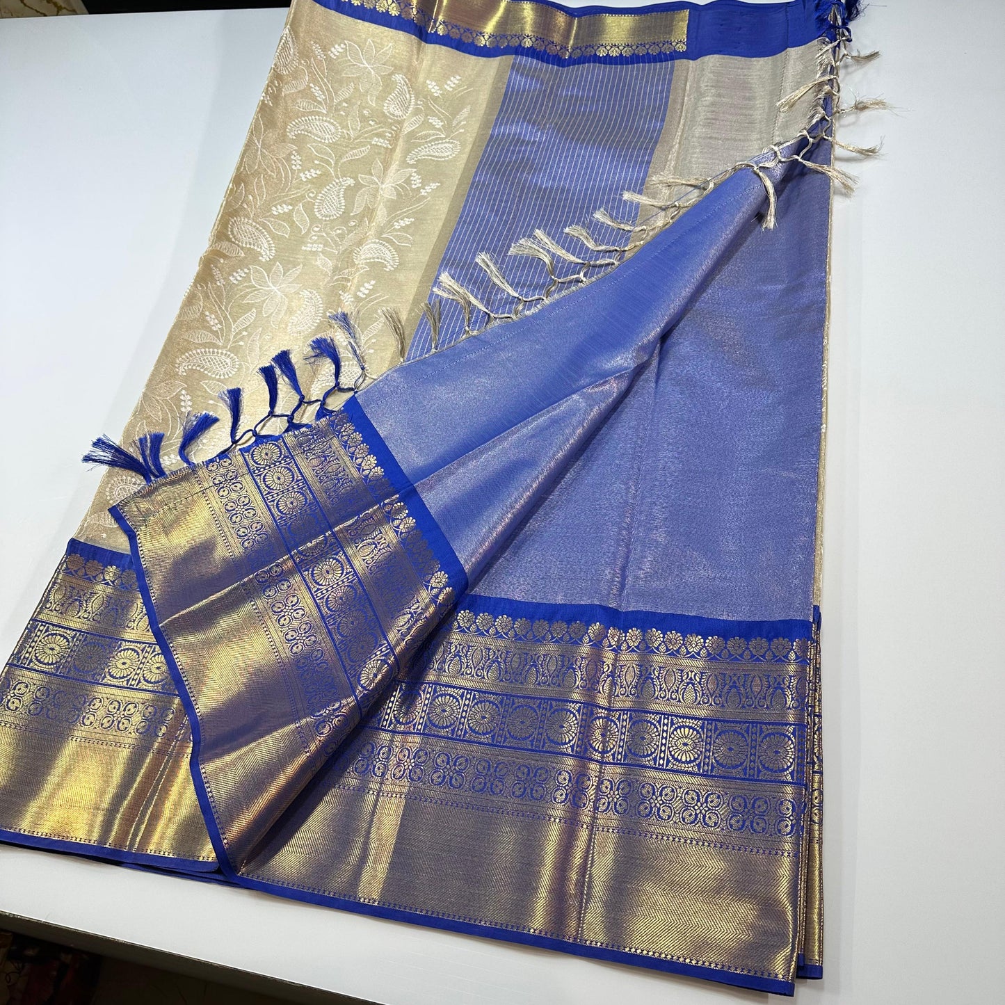 Viral Banarsi tissue chikankari jaal embroidery vintage sarees