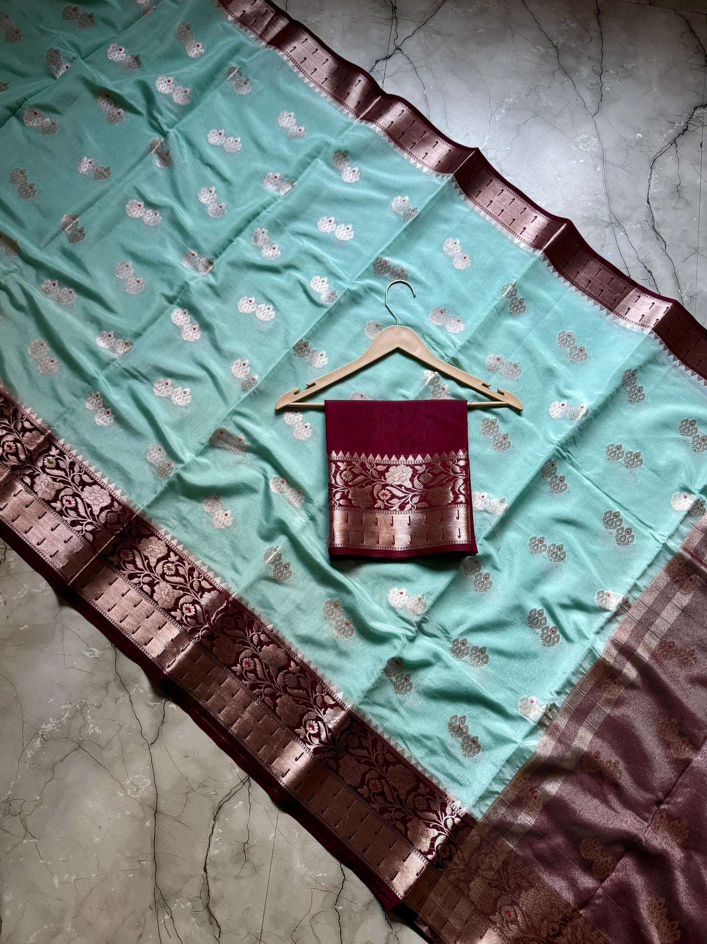 Handloom  colourful Row Mango Vintage saree
