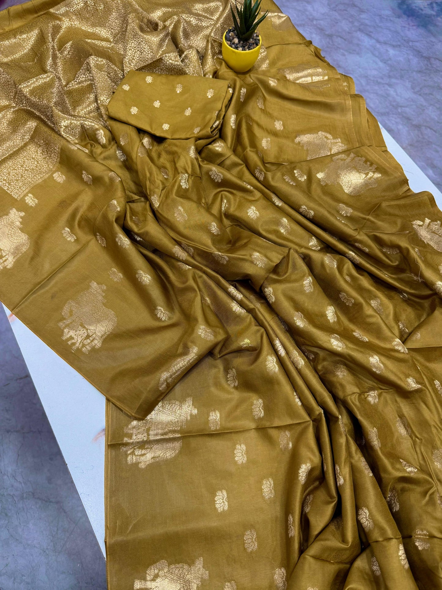 Viscose Russian crepe budget Sarees