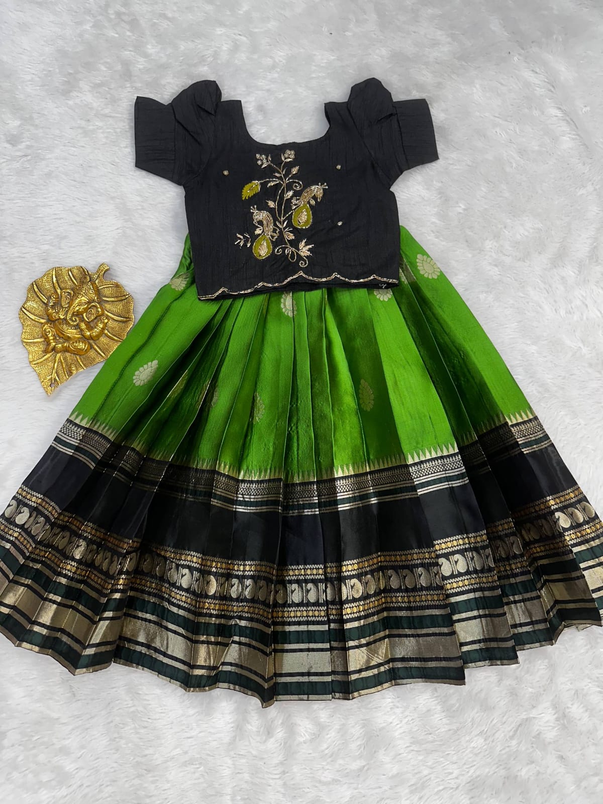 Kids special cute weaving with work blouses