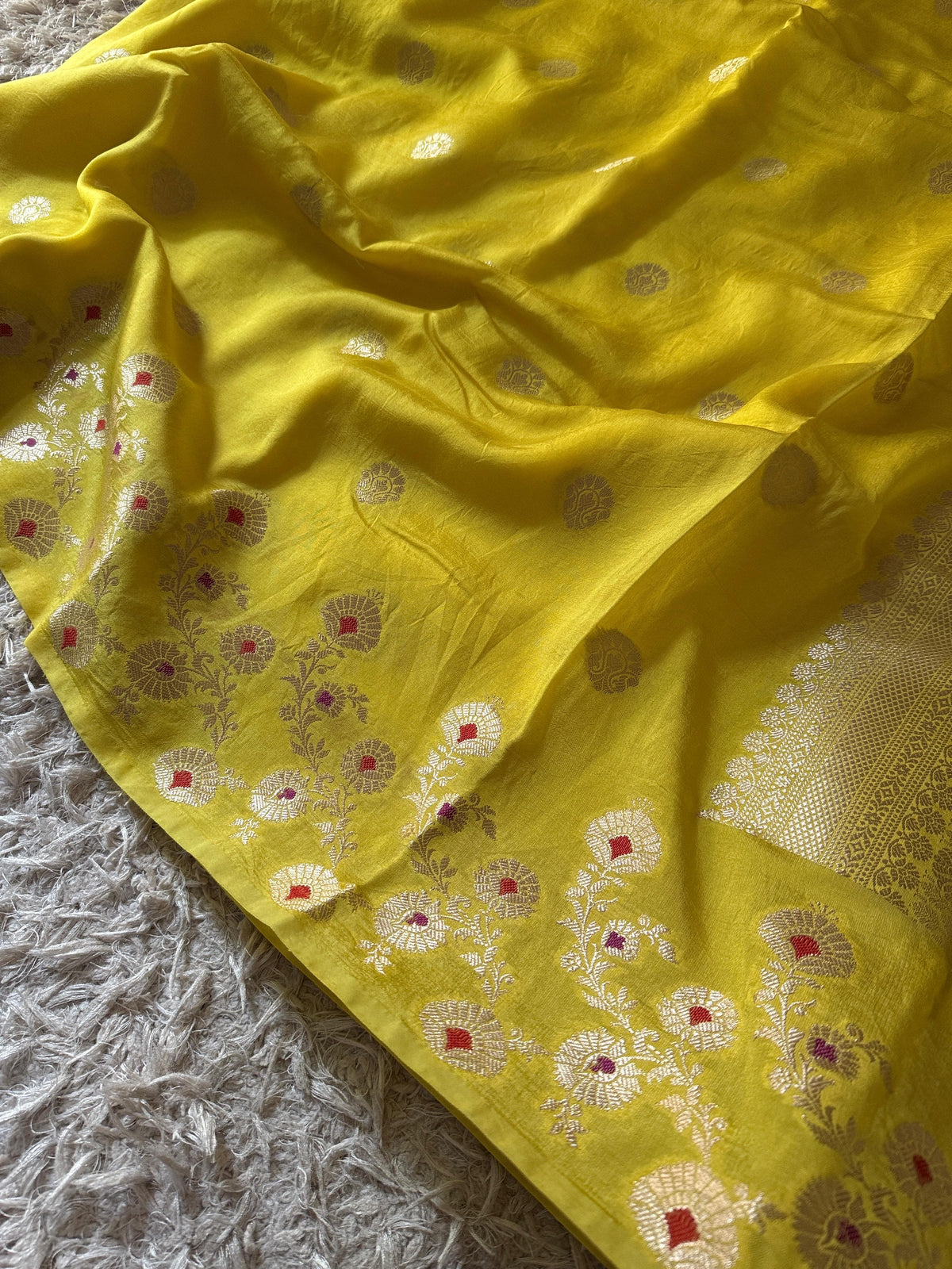 Viscose Banarasi’s budget soft weaving saree