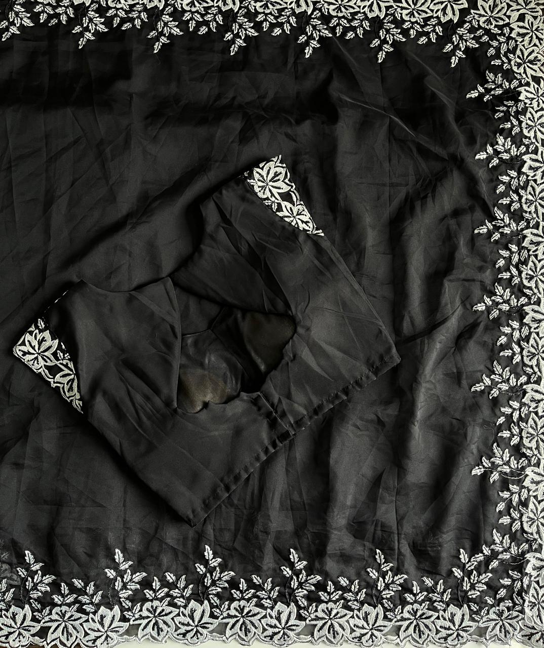 Tabi silk saree with stitched Blouse for party 🎉