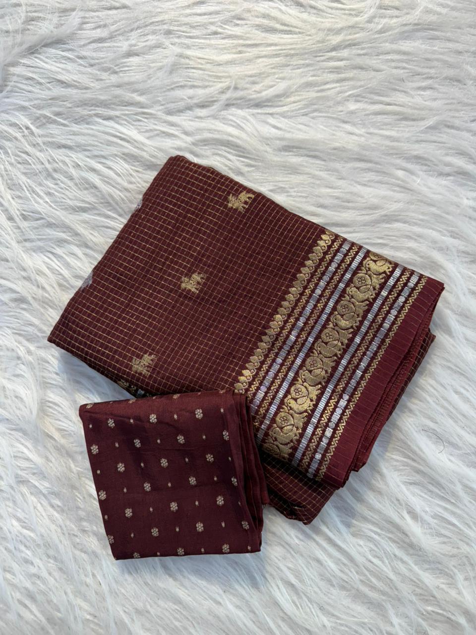 Viscose Chinon chit pallu silver and gold trendy look saree