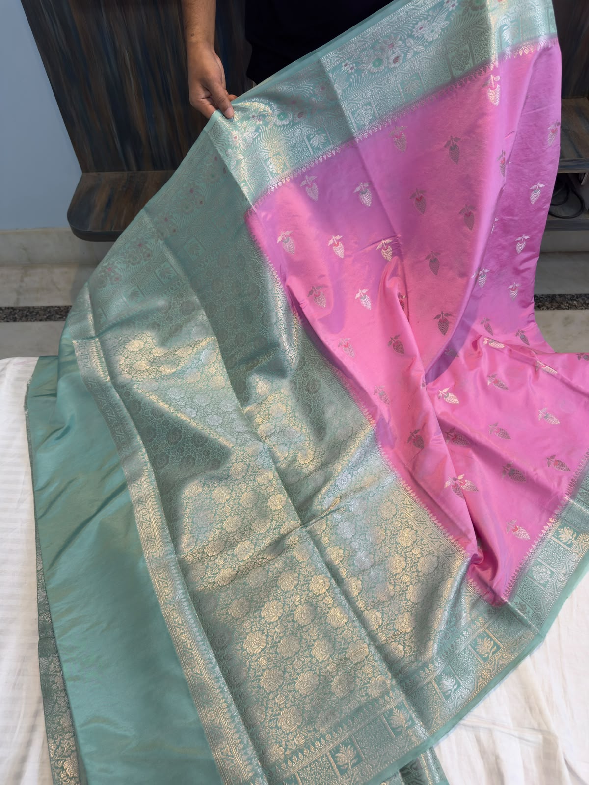 Banarasi  dybl Crystal Katan soft silk saree