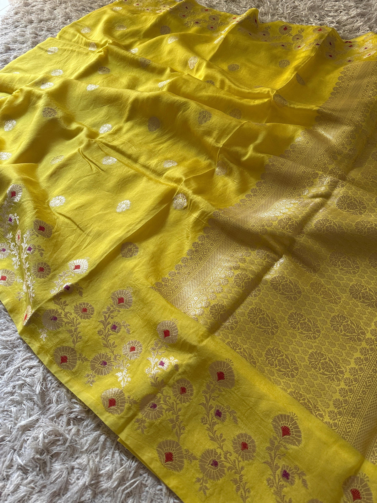 Viscose Banarasi’s budget soft weaving saree