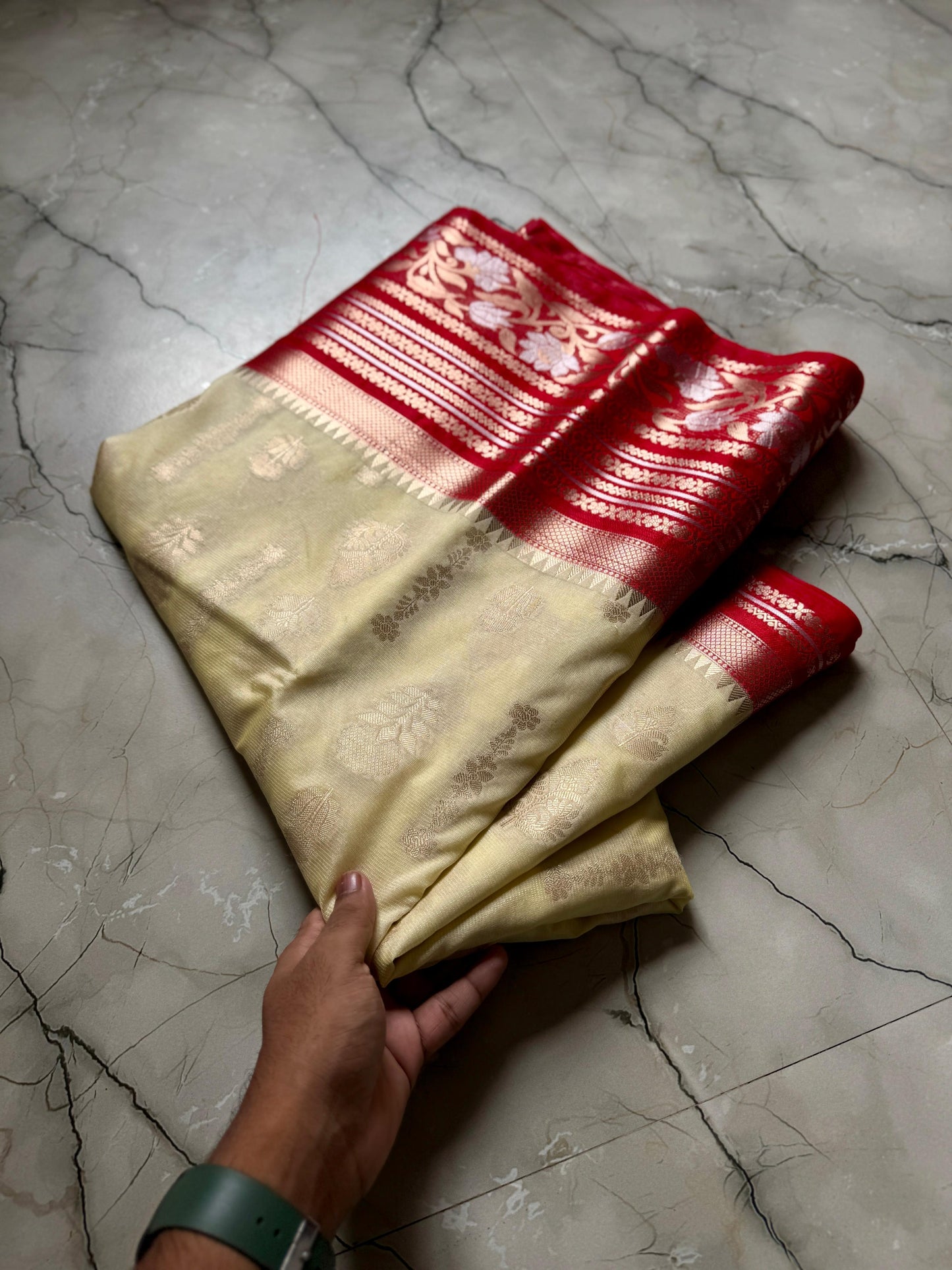 BANARSI HANDLOOM SEMI GEORGETTE Budget saree