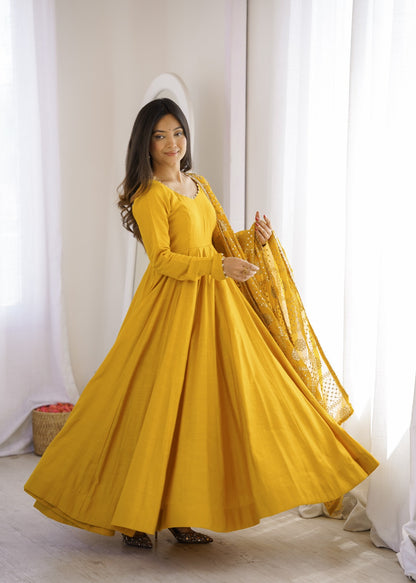 Colourfull & Fresh Look Outfit Is Perfect For Upcoming Festivities And Wedding Anarakali sets