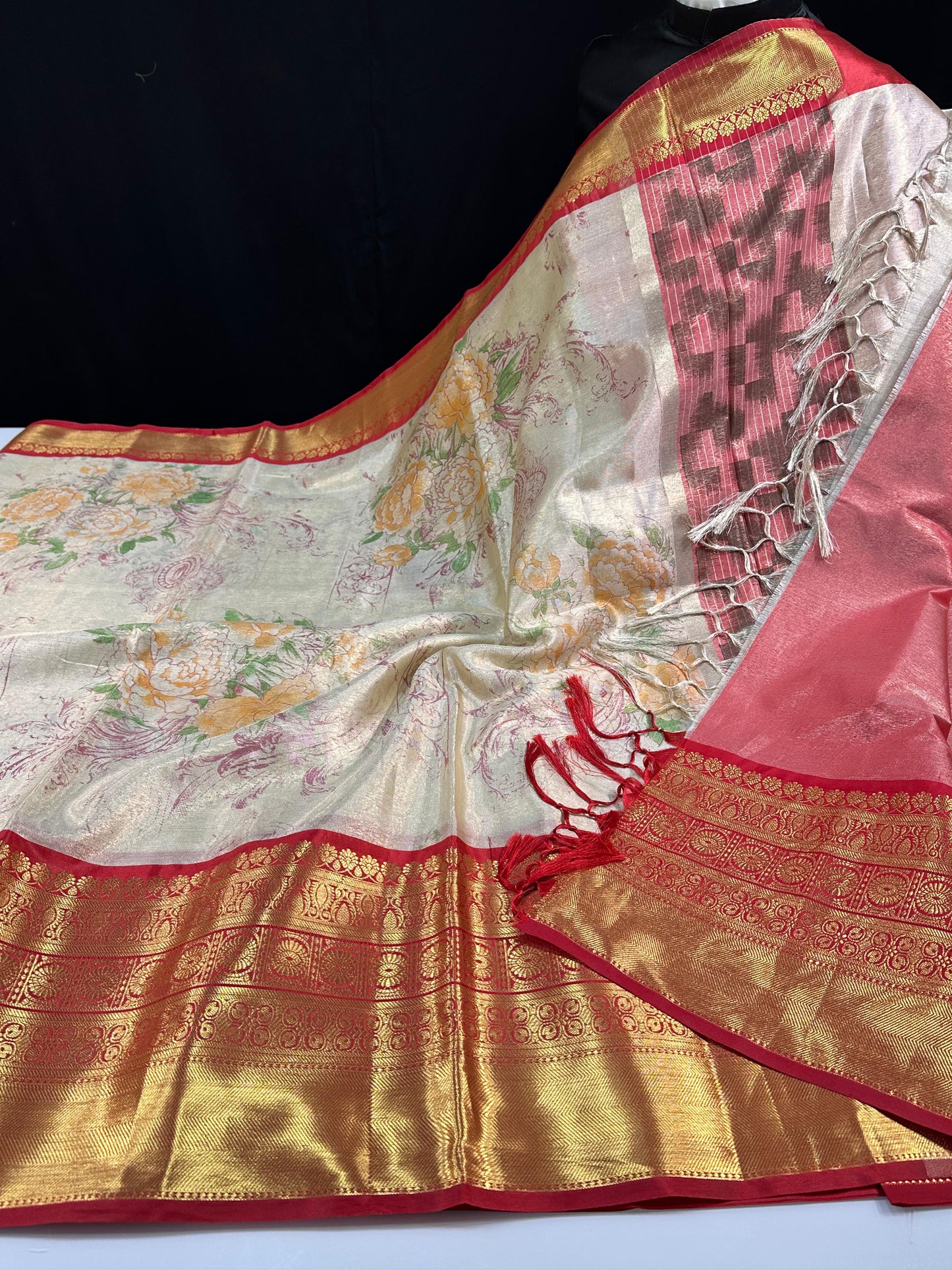 Banarasi Tiuuse Hand painted Classic sarees