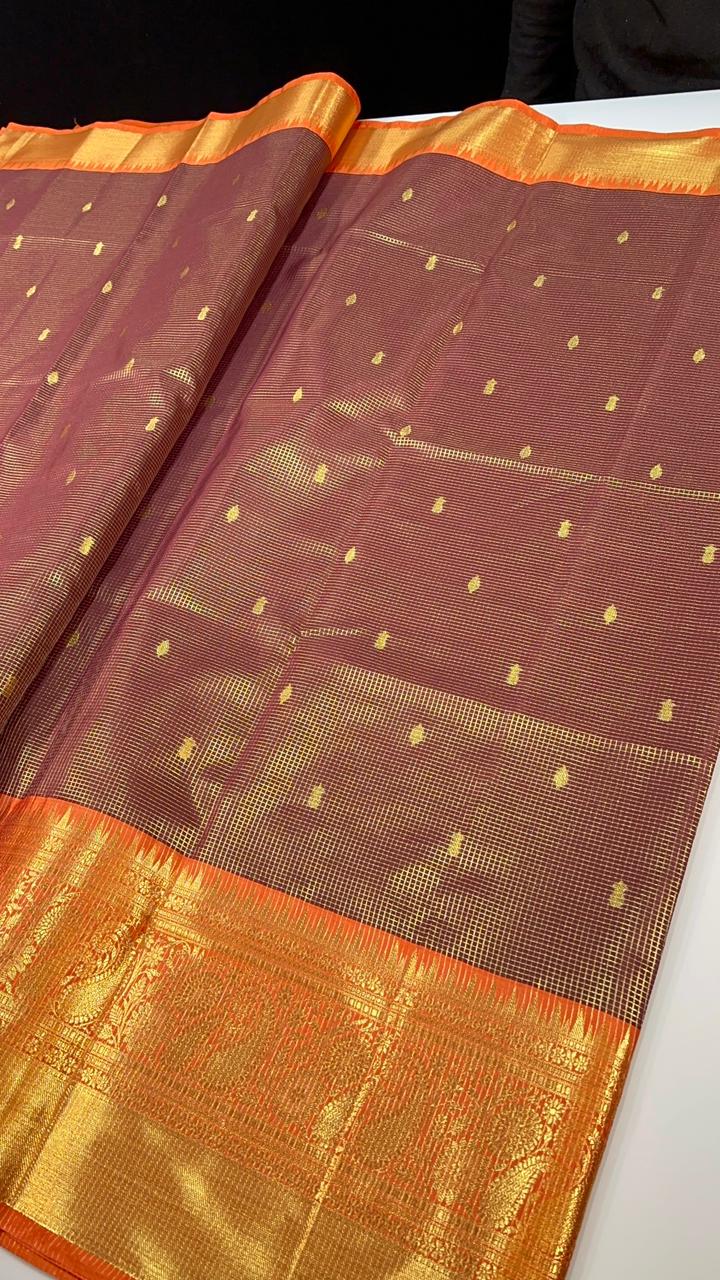 Viral vintage semi premium soft silk Gadwal saree