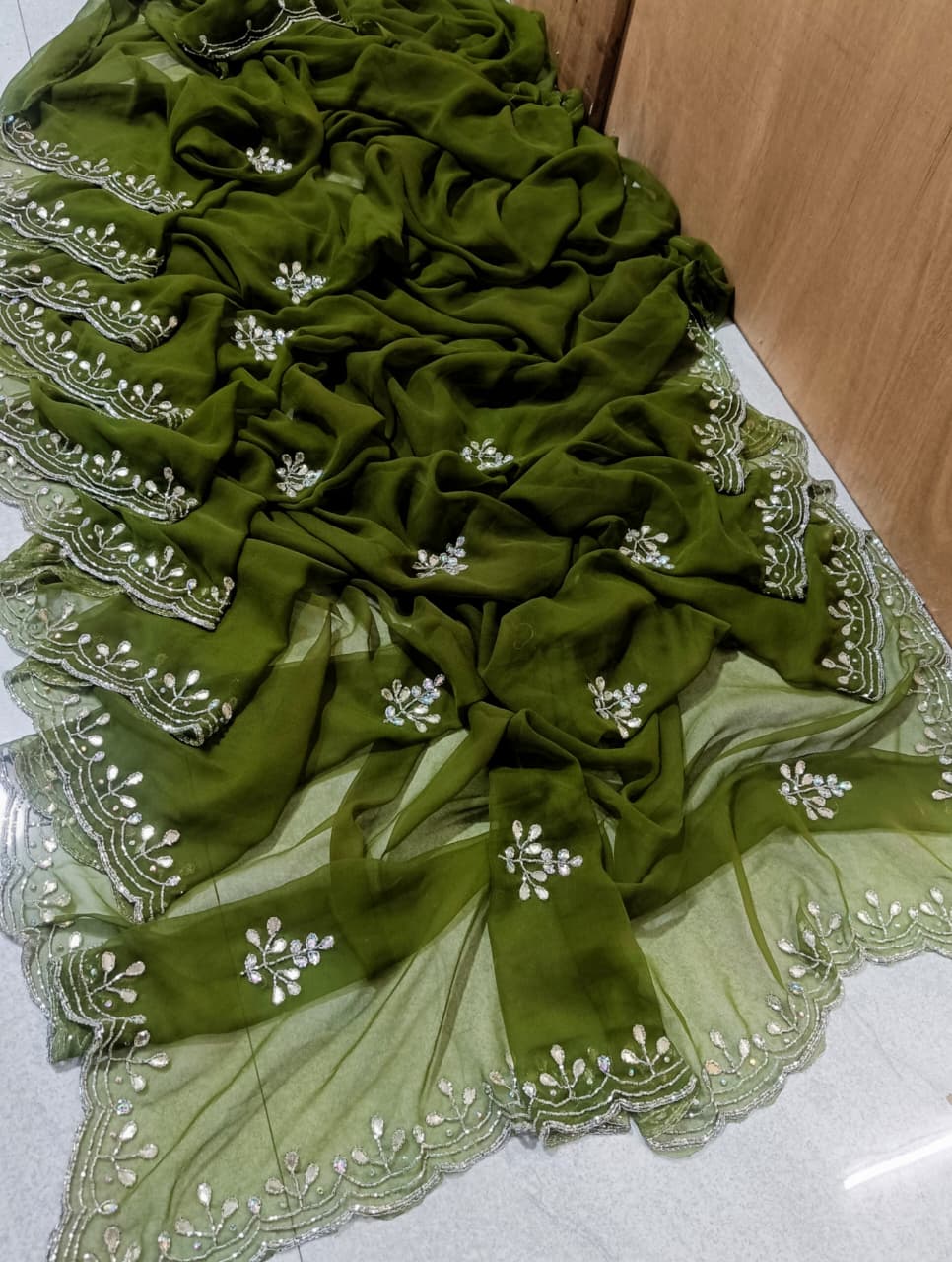 Trending total georgette kardhana sarees