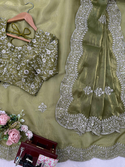 Trendy Saree Jimmy Cho sequences look.