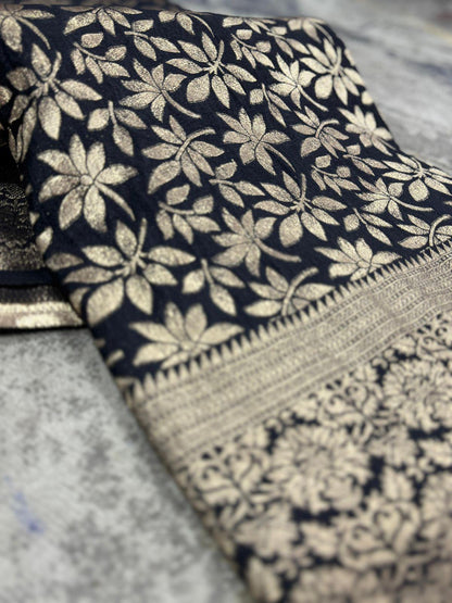 Perfect for special occasions, this stunning saree blends traditional craftsmanship with modern elegance."