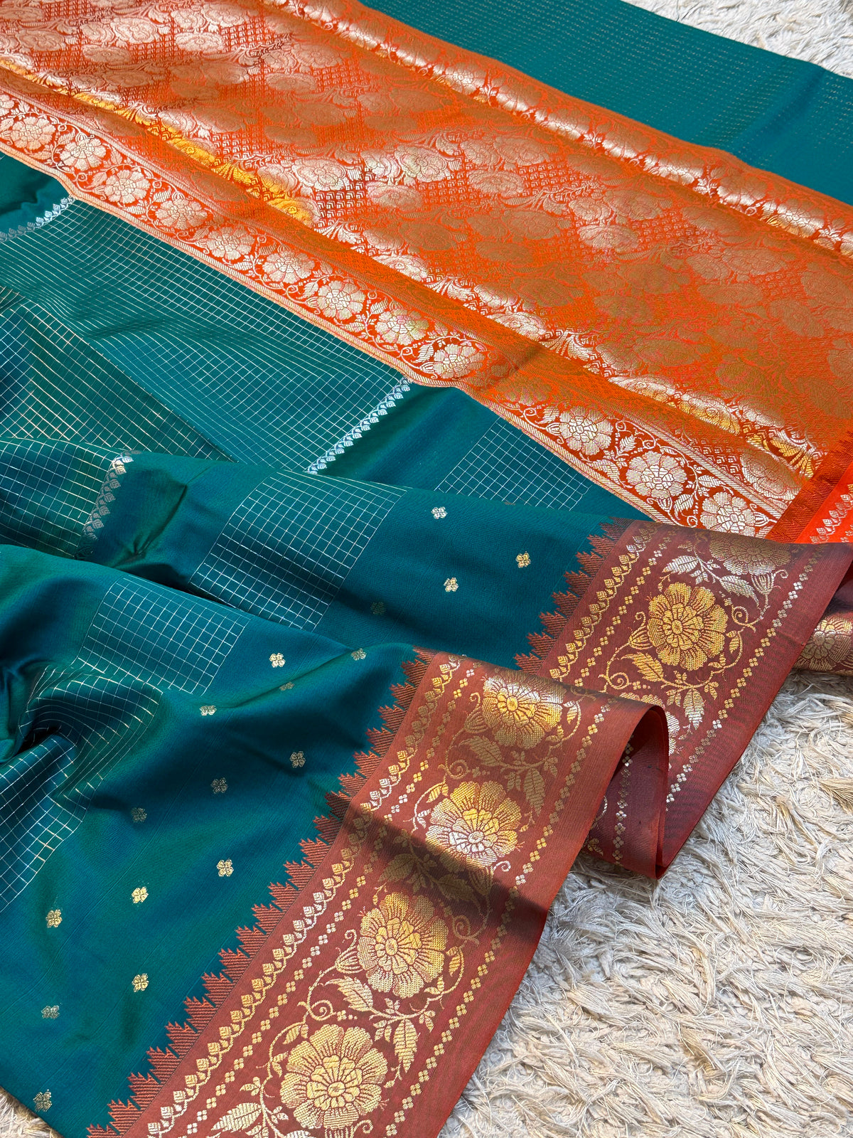 Handloom Banarasi katan soft checks booti saree
