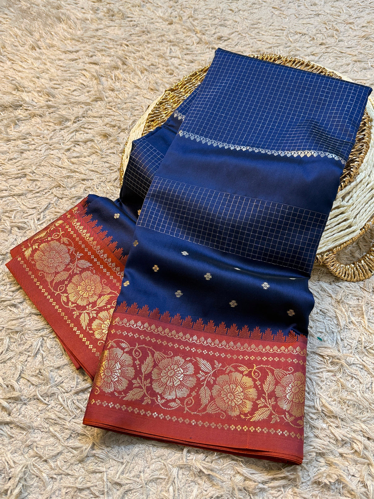 Handloom Banarasi katan soft checks booti saree