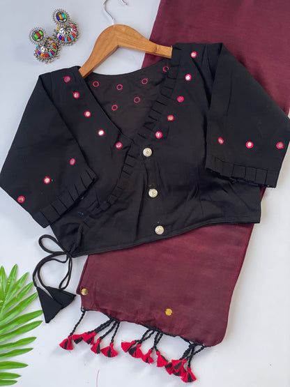 Khadi cotton with stitched Bollywood style
Blouse