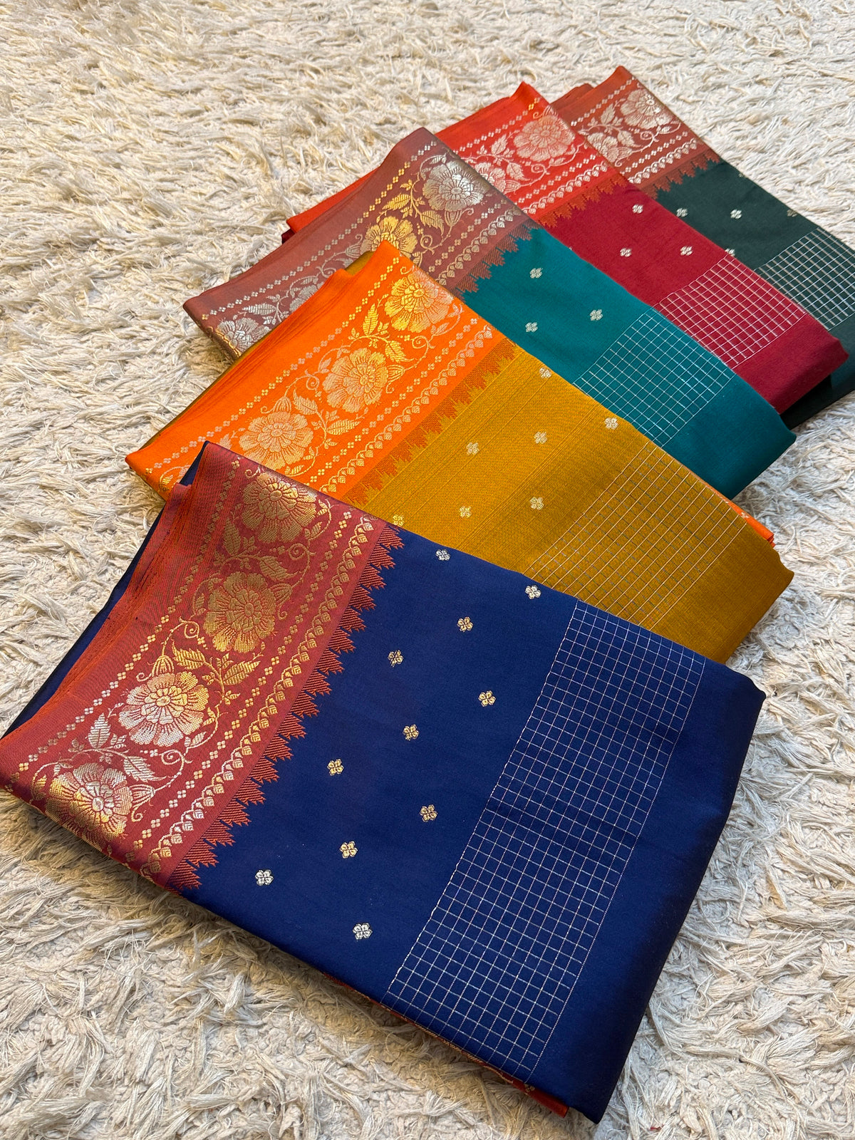 Handloom Banarasi katan soft checks booti saree