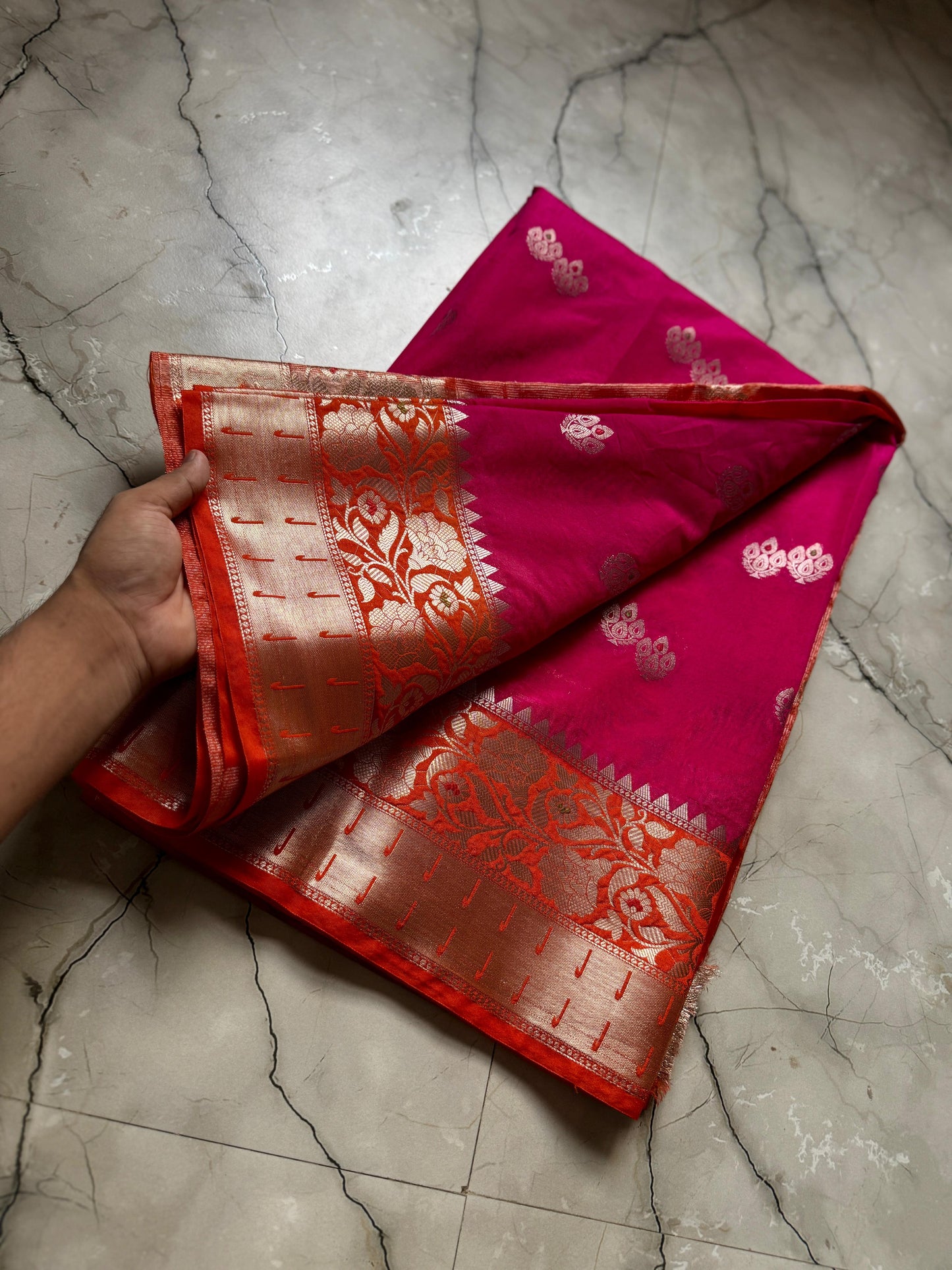 Handloom row mango premium vintage vibe festival wear saree
