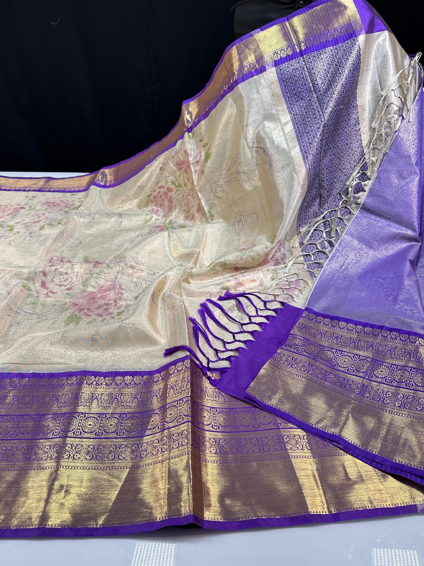 Banarasi Tiuuse Hand painted Classic sarees