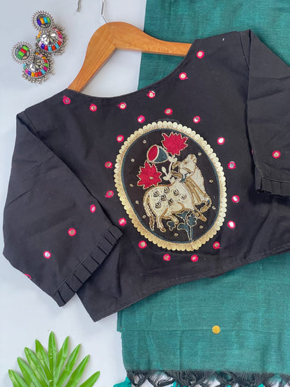 Khadi cotton with stitched Bollywood style
Blouse