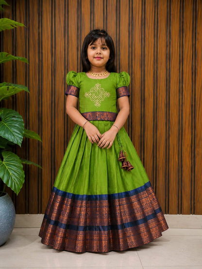 Kollam design cute kids lehenga