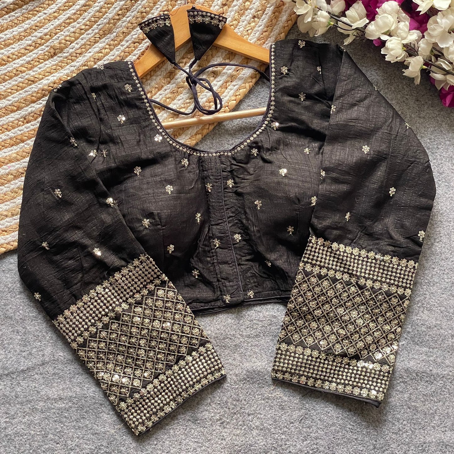 Stitched blouse for all sarees