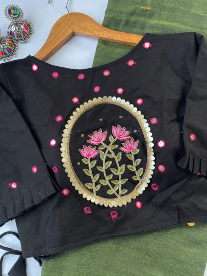 Khadi cotton with stitched Bollywood style
Blouse