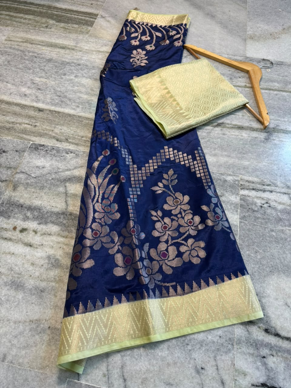 Banarasi trending dupian soft silk sarees