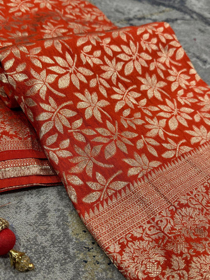 Perfect for special occasions, this stunning saree blends traditional craftsmanship with modern elegance."