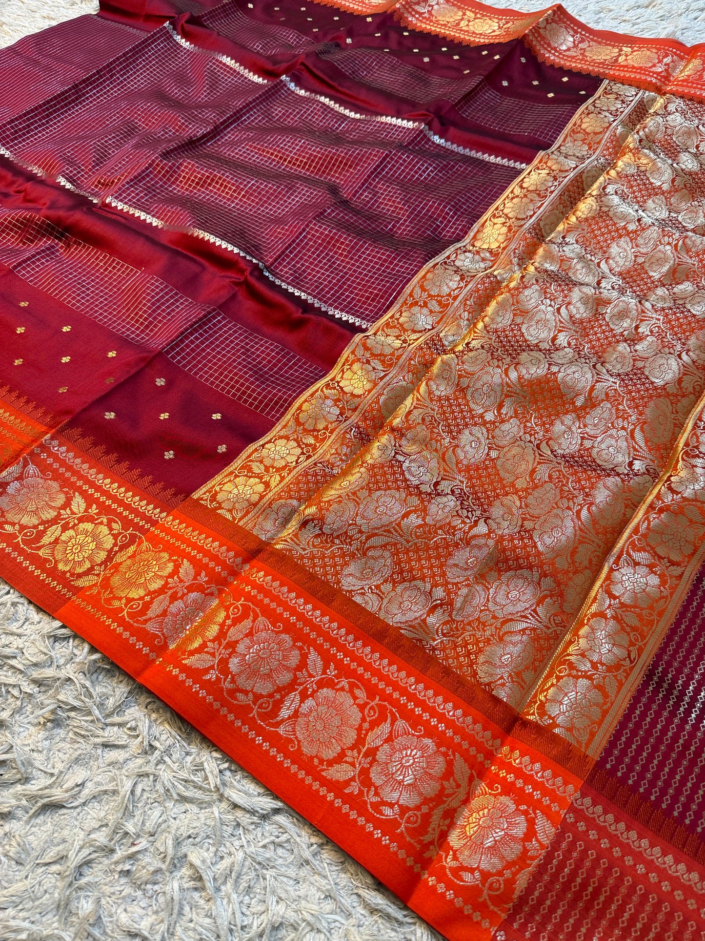 Handloom Banarasi katan soft checks booti saree
