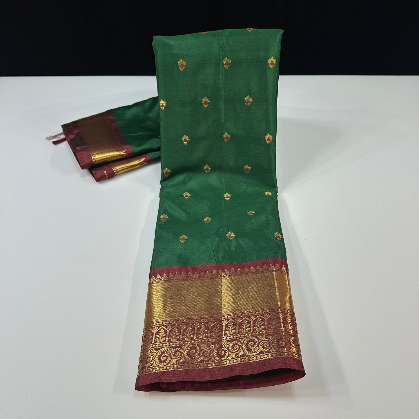 Vintage semi Gadwal traditional pattu sarees